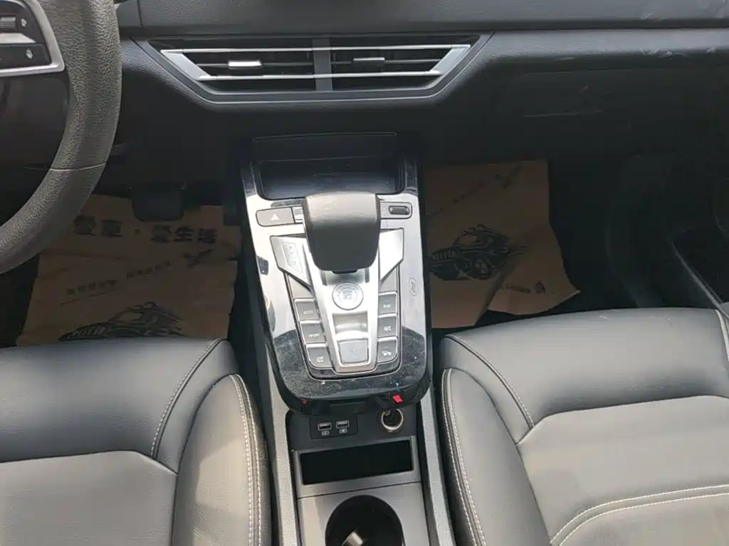 BYD Yuan EV — миниатюра 14