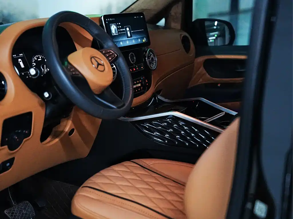 Mercedes-Benz Vito 2021 2.0T Elite 7 мест