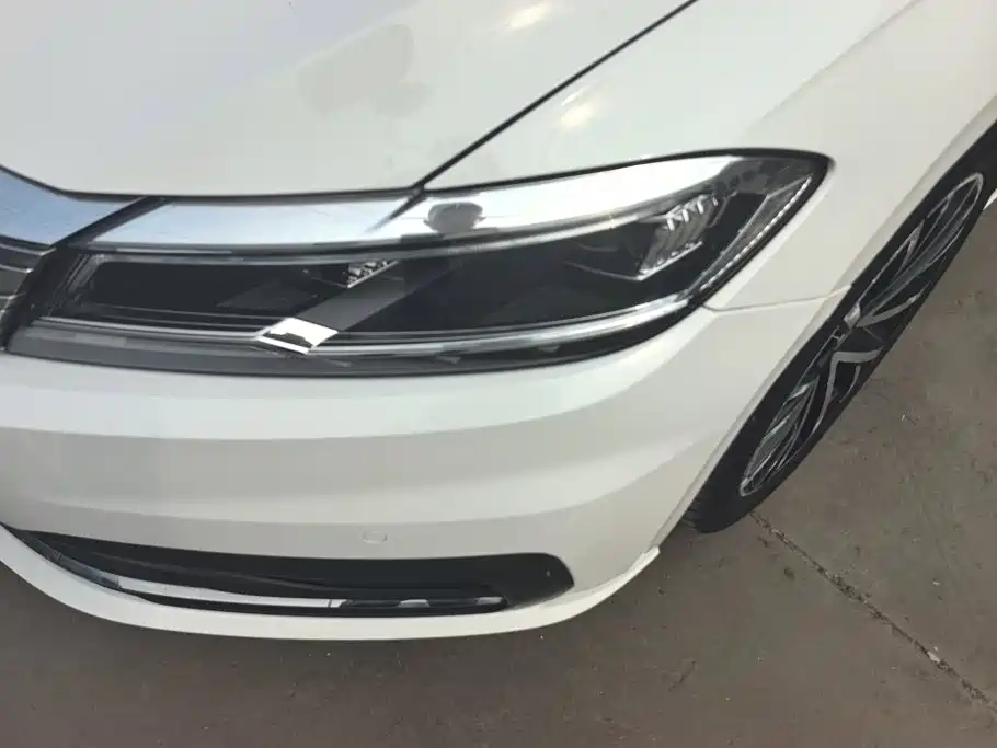 Volkswagen Lavida — миниатюра 5