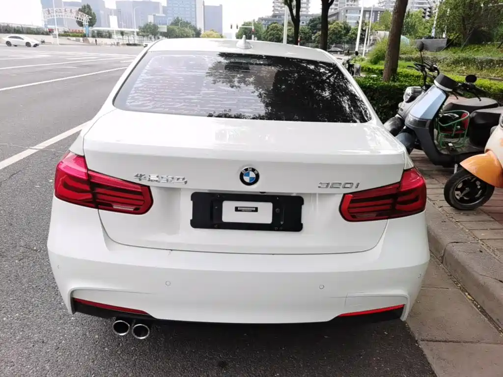 BMW 3 Series — миниатюра 6