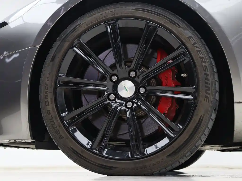 Aston Martin Rapide — миниатюра 23