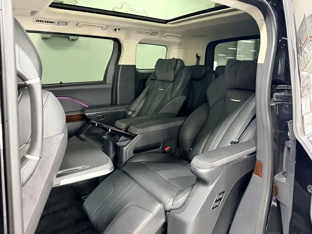 Hongqi HQ9 PHEV 2024 2.0T Luxury
