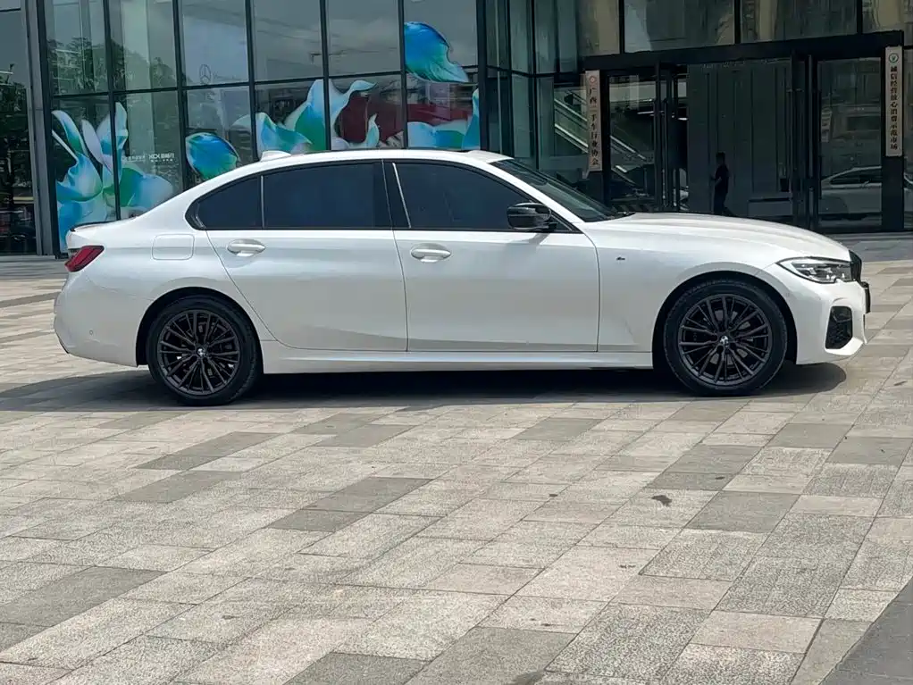 BMW 3 Series — миниатюра 4