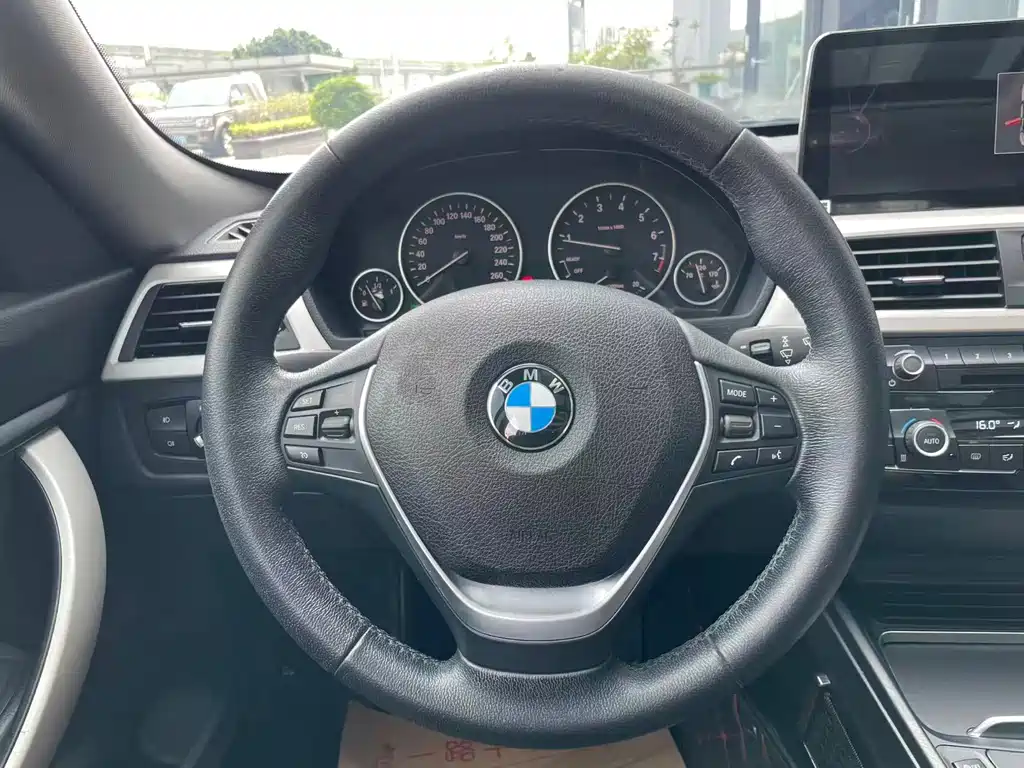 BMW 3 Series GT — миниатюра 13