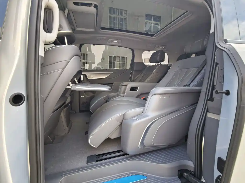 Buick GL8 — миниатюра 13