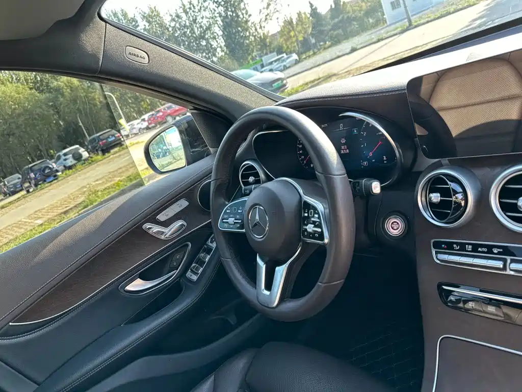 Mercedes-Benz GLC — миниатюра 17