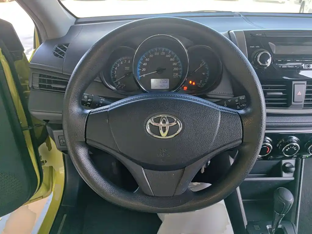 Toyota Yaris L — миниатюра 11