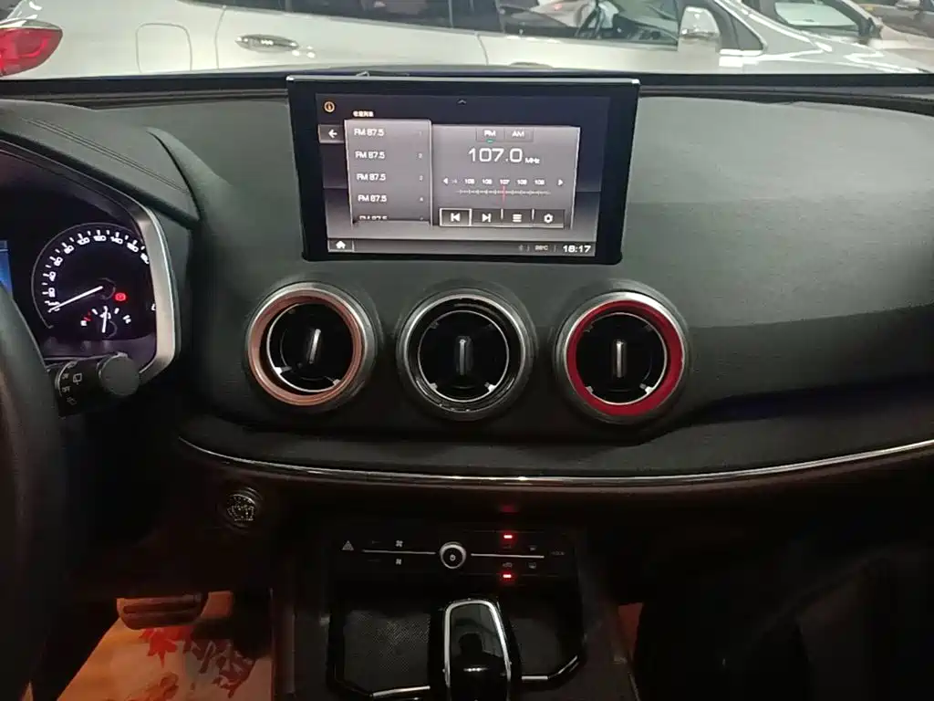 Wey Wey VV5 — миниатюра 13