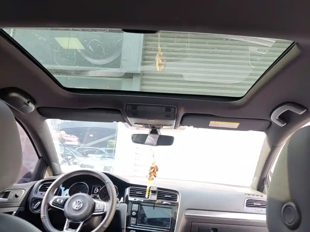Volkswagen Golf — миниатюра 18