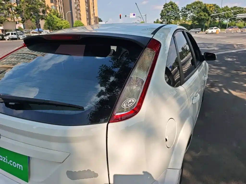 Ford Focus — миниатюра 8
