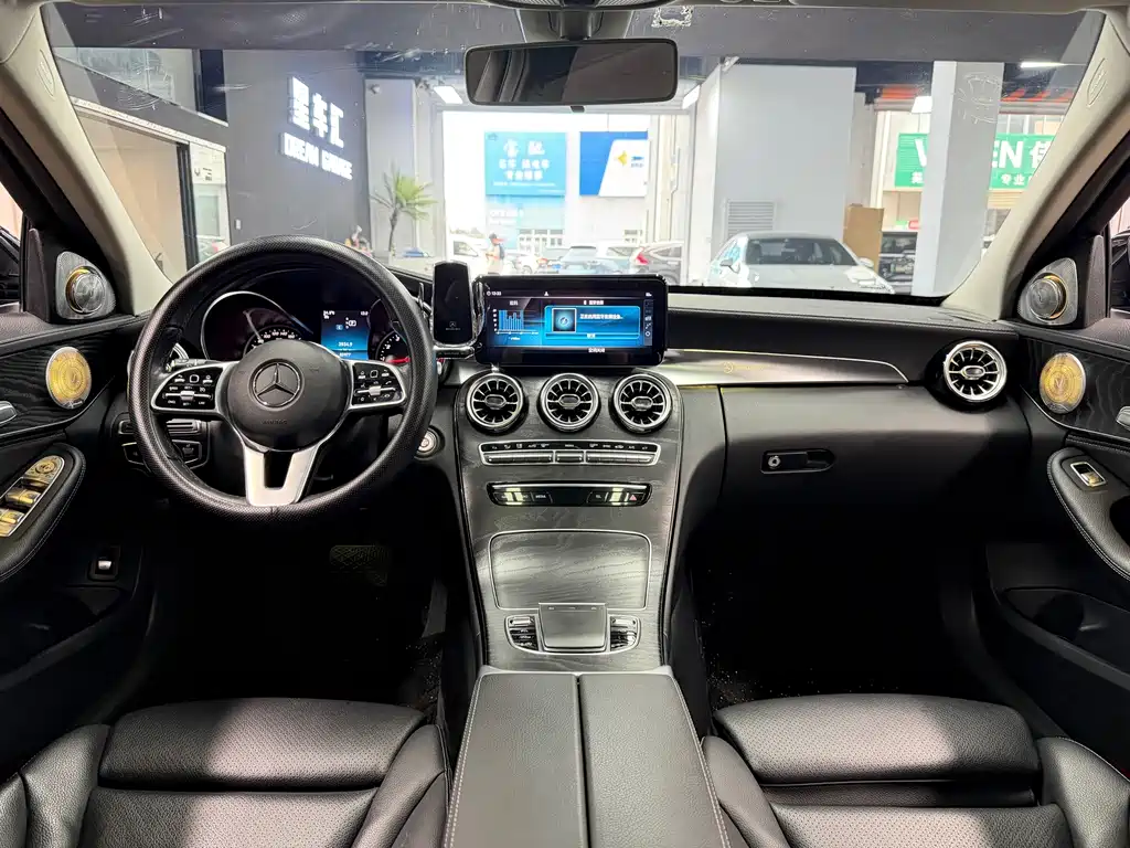 Mercedes-Benz C-Class — миниатюра 6