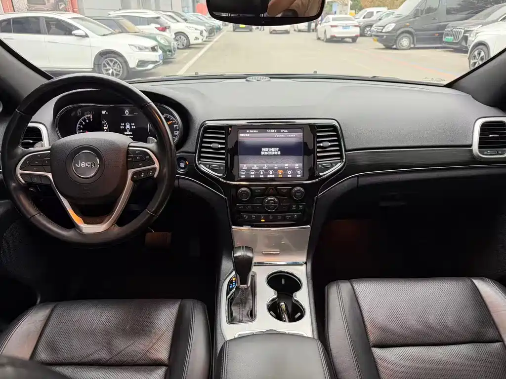 Jeep Grand Cherokee (Import) — миниатюра 9