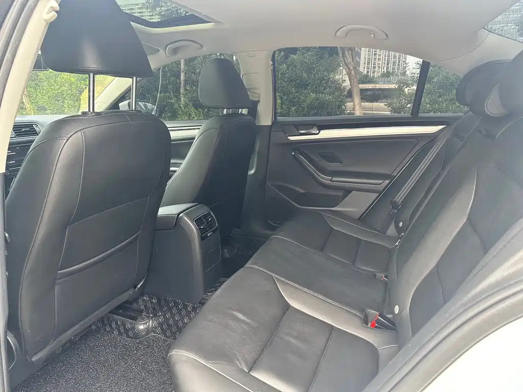 Volkswagen Sagitar — миниатюра 5