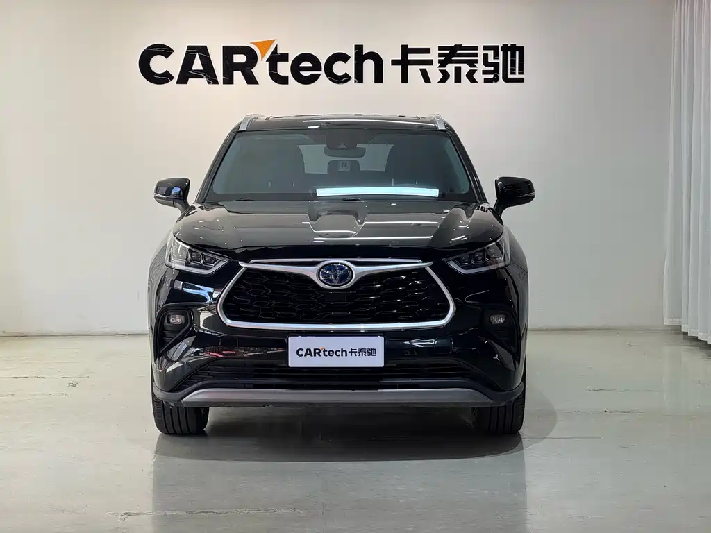 Toyota Highlander 2022 2.5L Luxury 7 мест