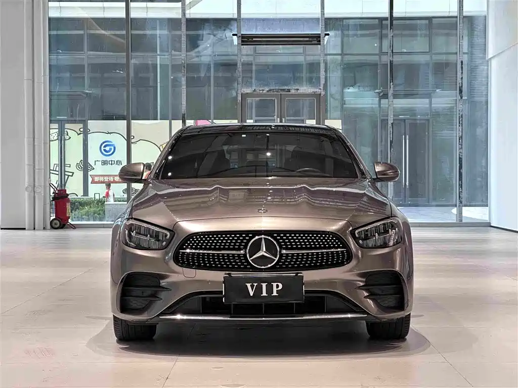 Mercedes-Benz E-Class — миниатюра 2