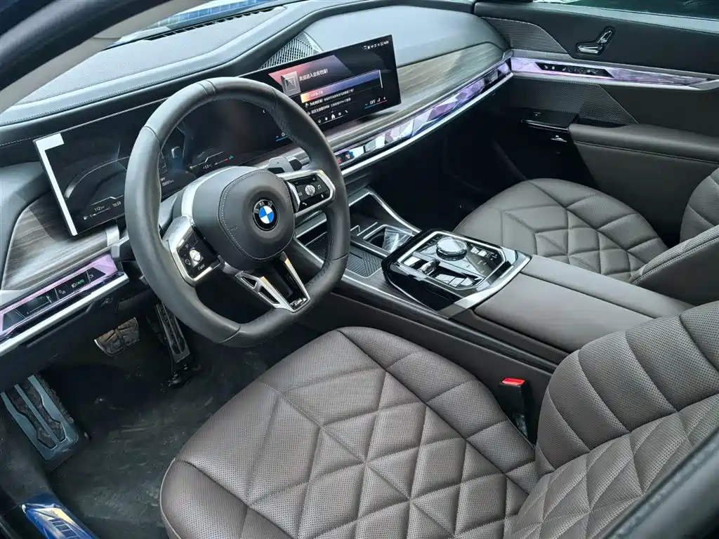 BMW 7 SERIES