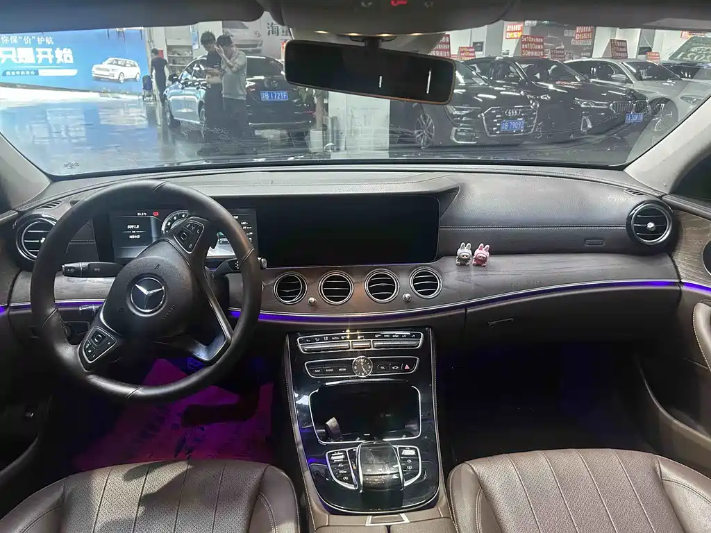 Mercedes-Benz E-Class — миниатюра 7