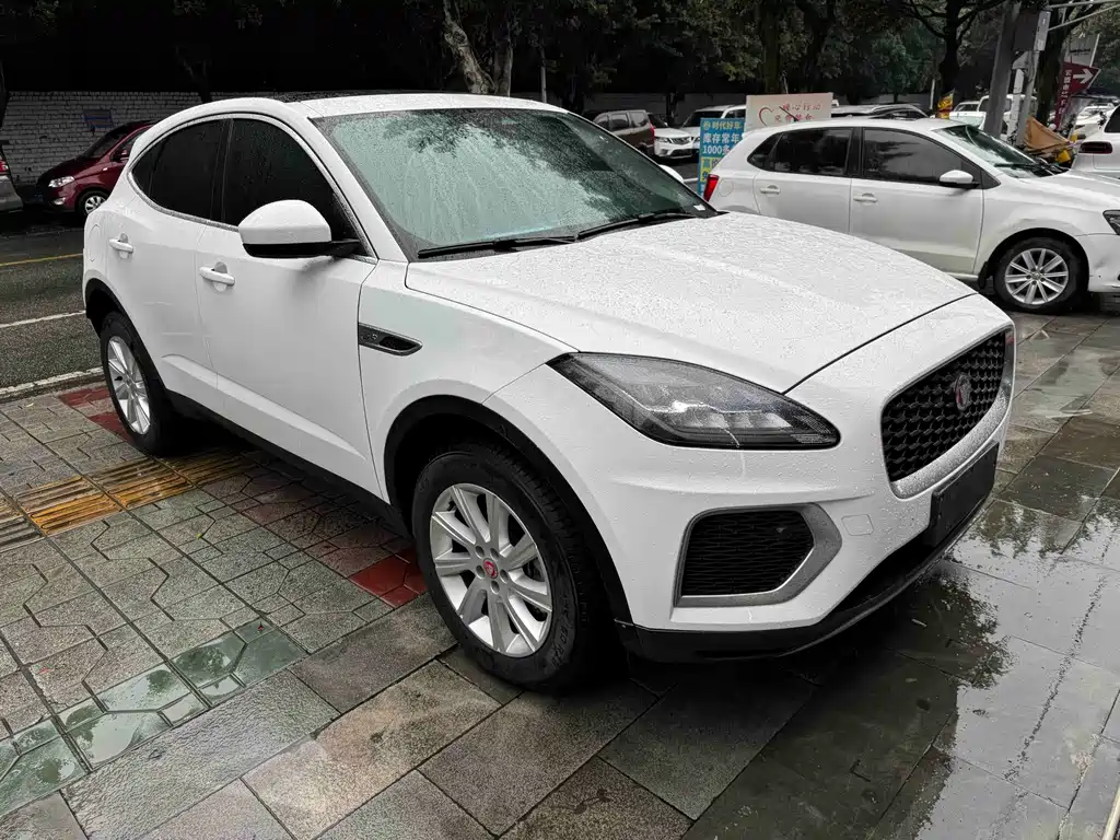 Jaguar E-PACE — миниатюра 3