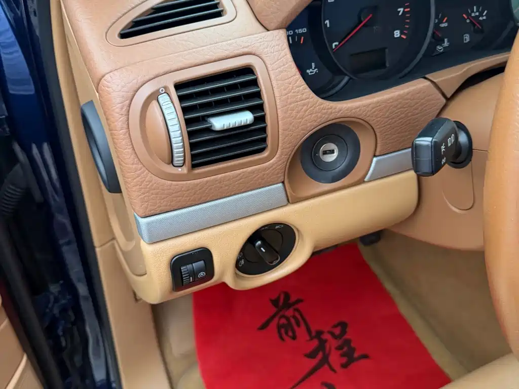 Porsche Cayenne — миниатюра 18