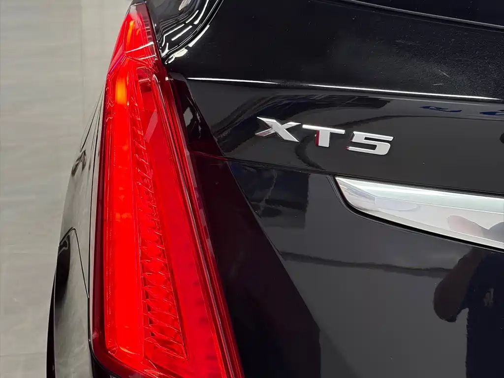 Cadillac XT5 — миниатюра 5
