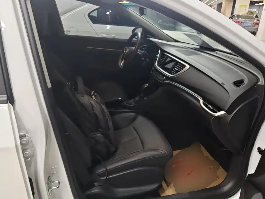 Buick Excelle — миниатюра 8