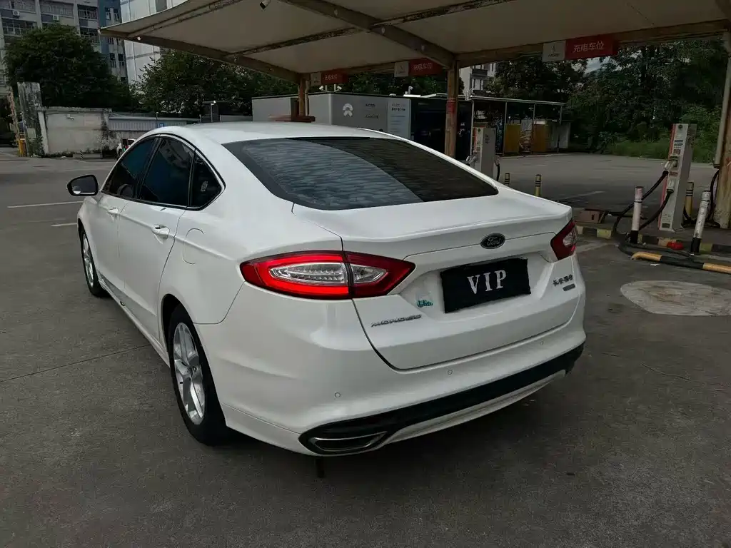 Ford Mondeo — миниатюра 7