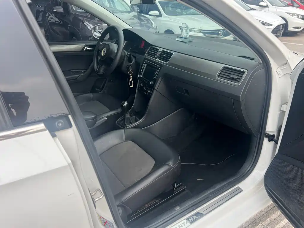 Volkswagen Santana — миниатюра 10