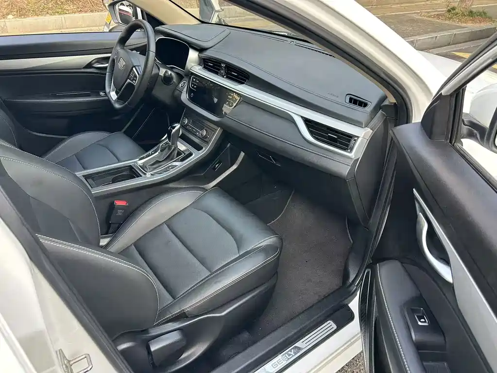 Geely Emgrand — миниатюра 12