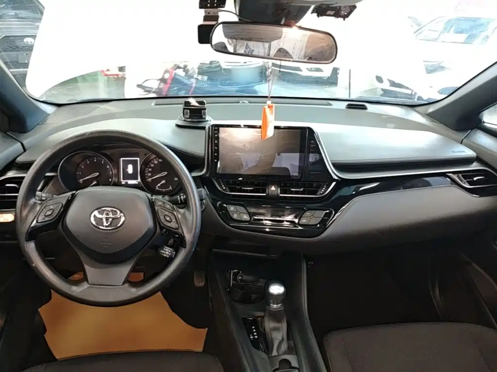 Toyota C-HR — миниатюра 10