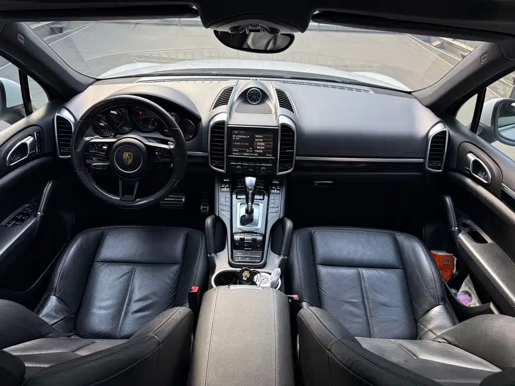 Porsche Cayenne — миниатюра 10
