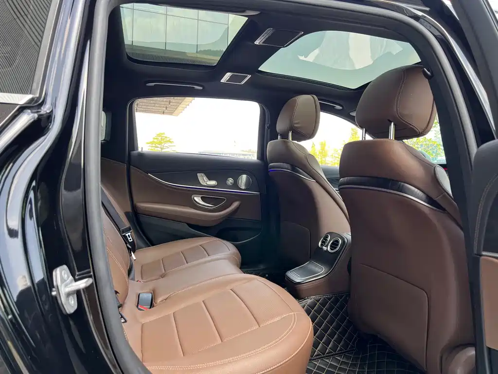 Mercedes-Benz E-Class — миниатюра 16
