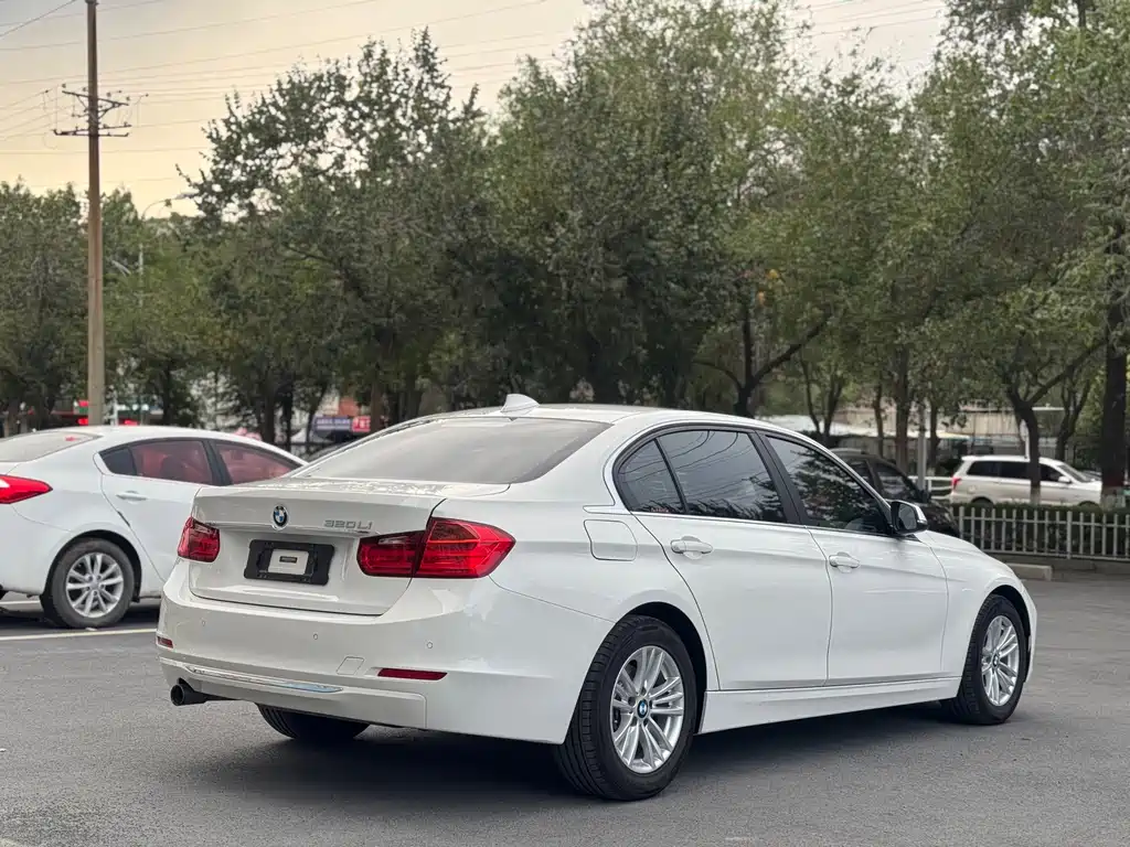 BMW 3 Series — миниатюра 13