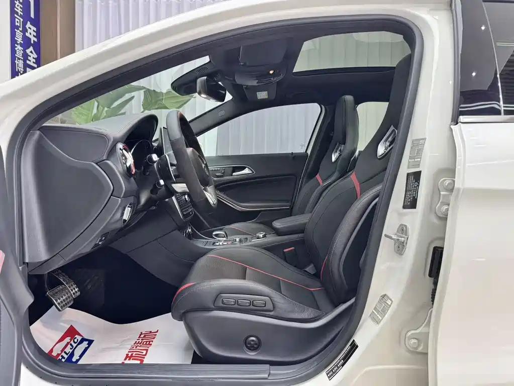 Mercedes-Benz GLA AMG — миниатюра 9