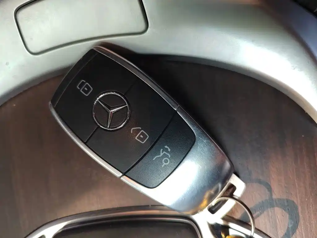 Mercedes-Benz GLC — миниатюра 12