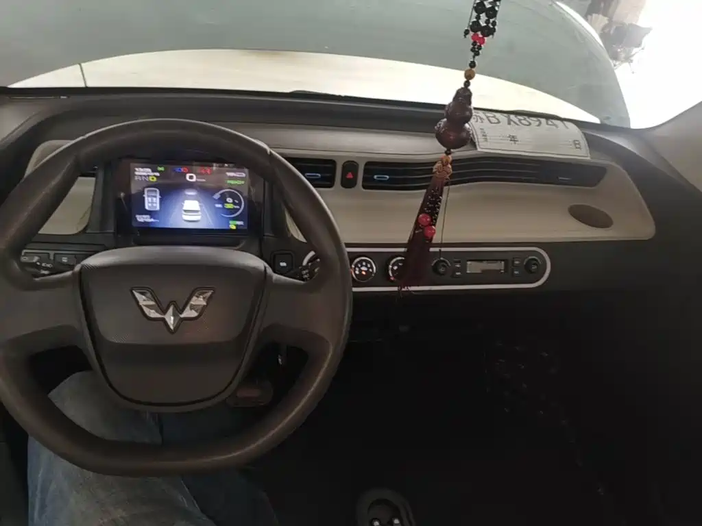 Wuling MINIEV — миниатюра 10