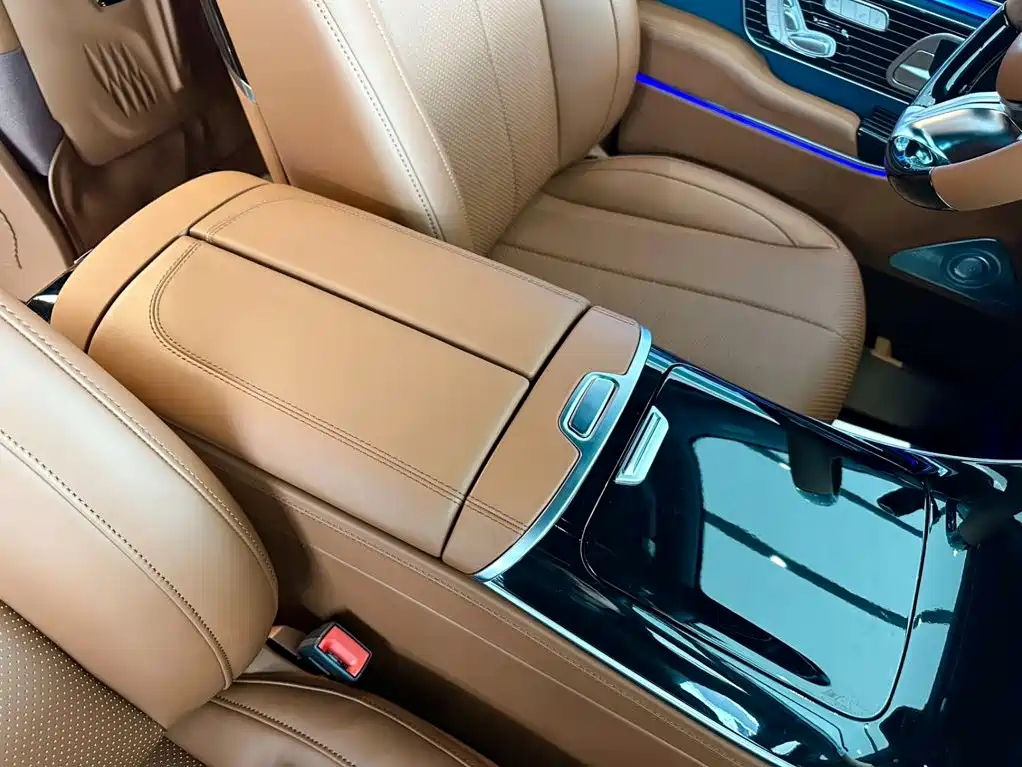 Mercedes-Benz Vito 2024 2.0T 7 мест