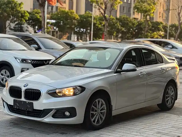 BMW 1 SERIES 2018
