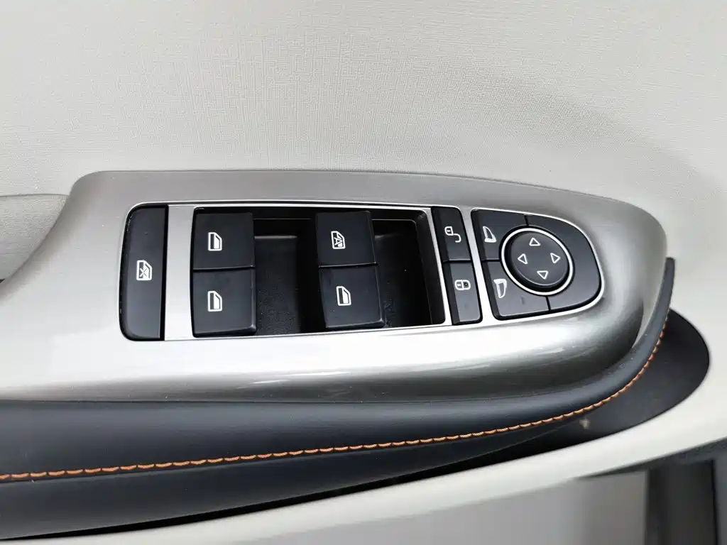 BYD Dolphin — миниатюра 9