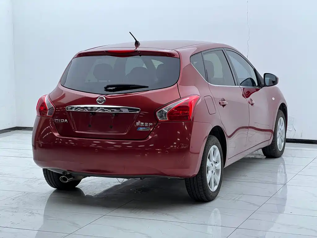 Nissan Tiida — миниатюра 26