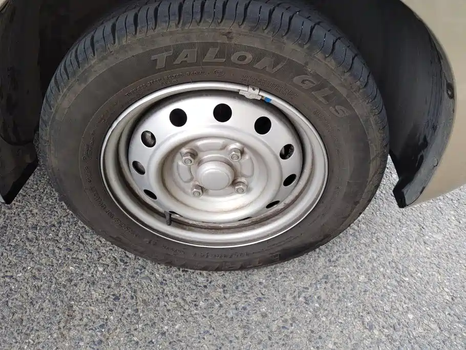 Wuling Hongguang V — миниатюра 6