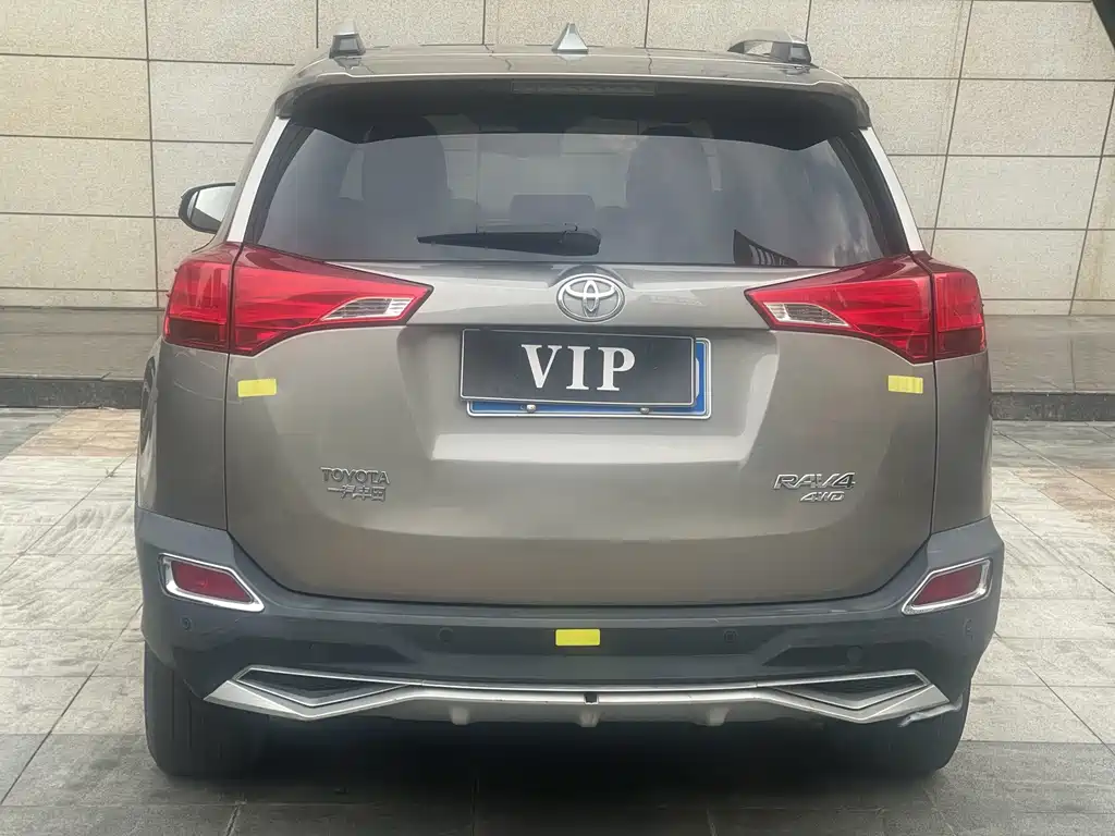 Toyota RAV4 — миниатюра 6