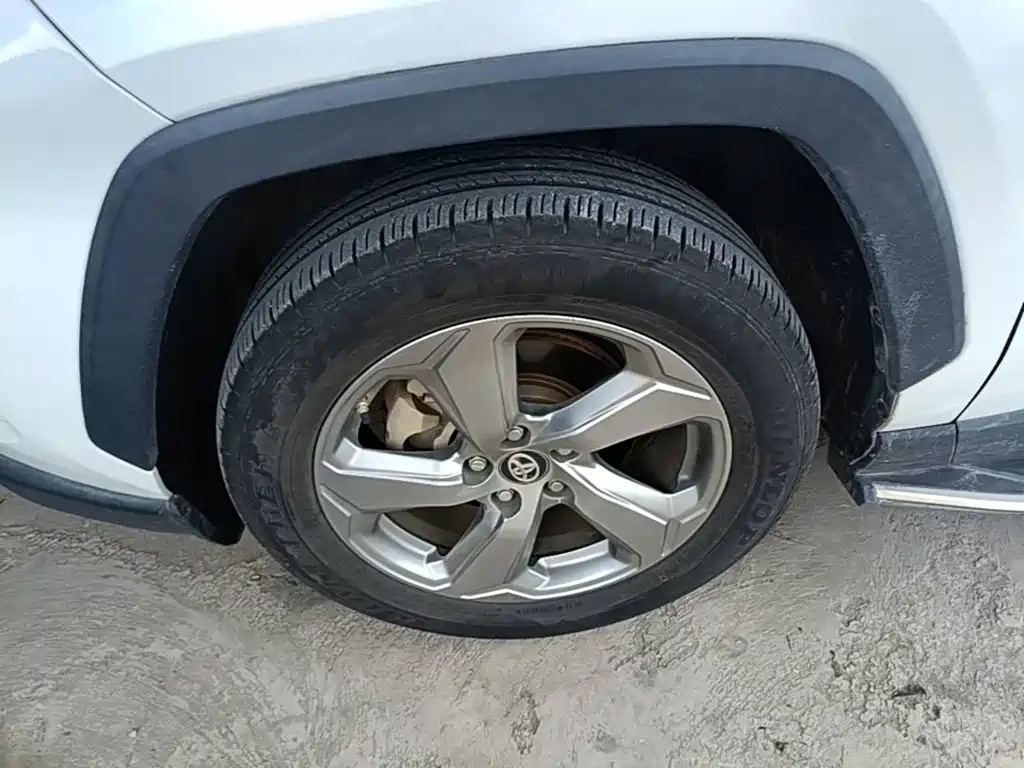 Toyota RAV4 — миниатюра 23