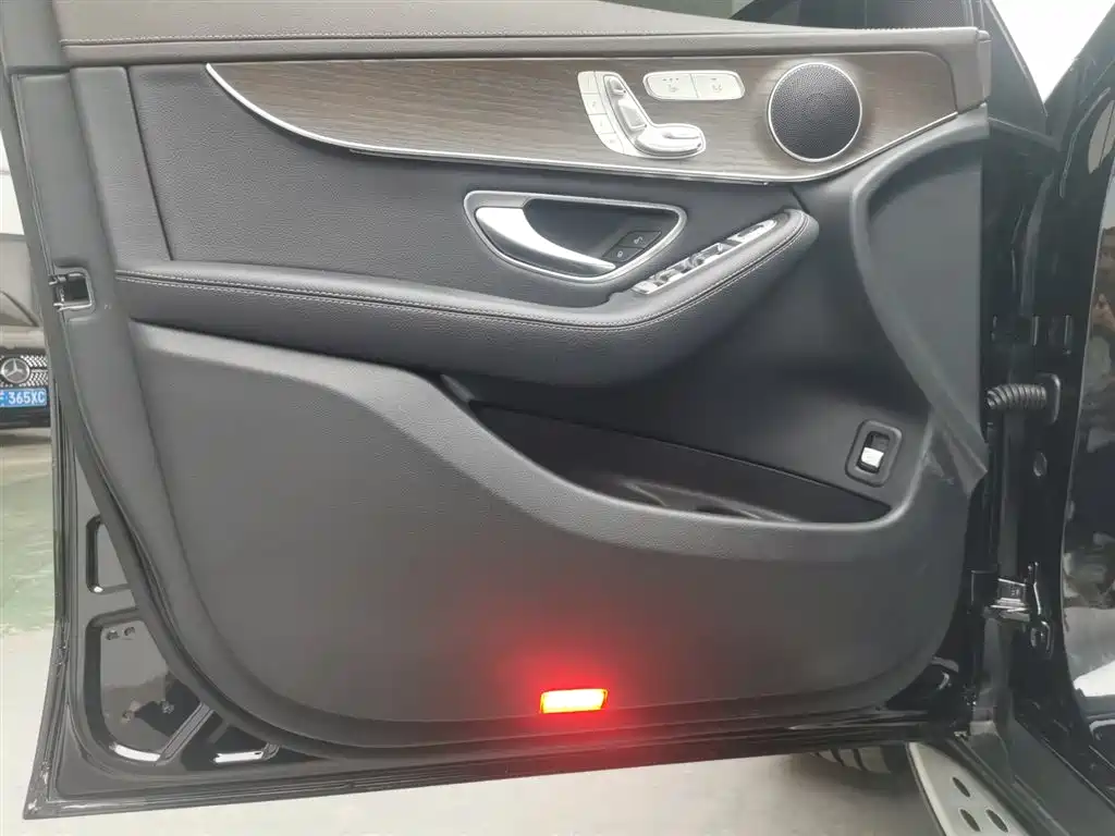 Mercedes-Benz GLC — миниатюра 15