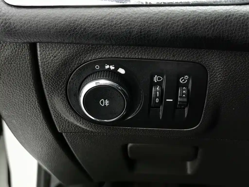 Chevrolet Cruze — миниатюра 21