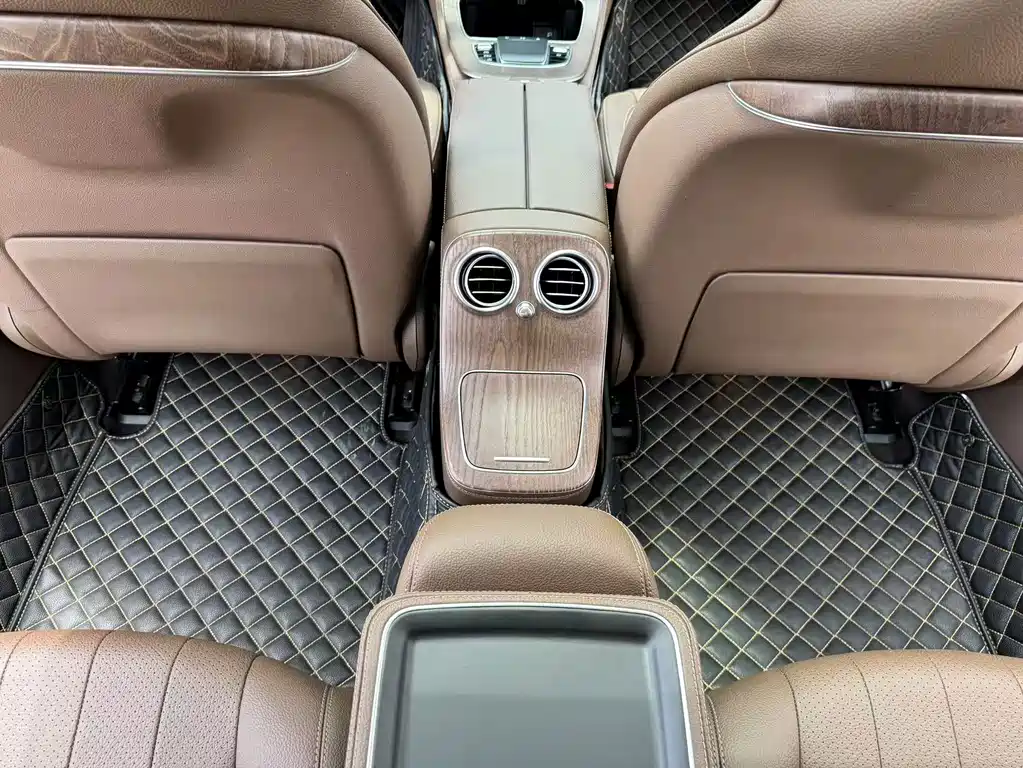 Mercedes-Benz E-Class — миниатюра 23