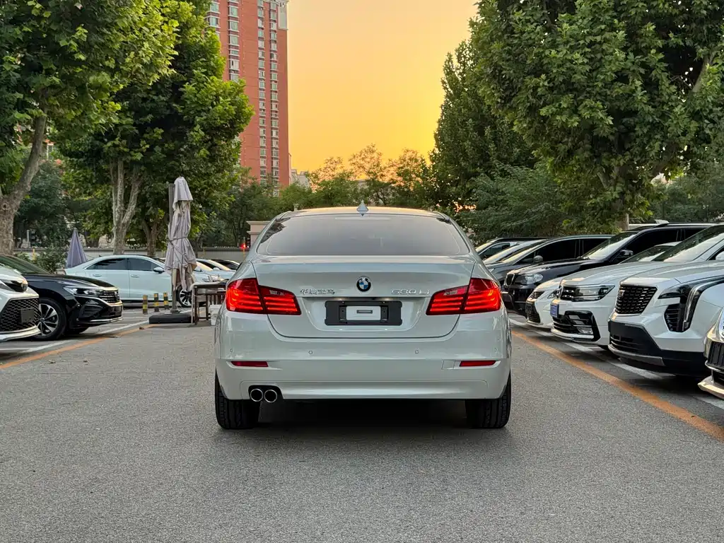 BMW 5 Series — миниатюра 4