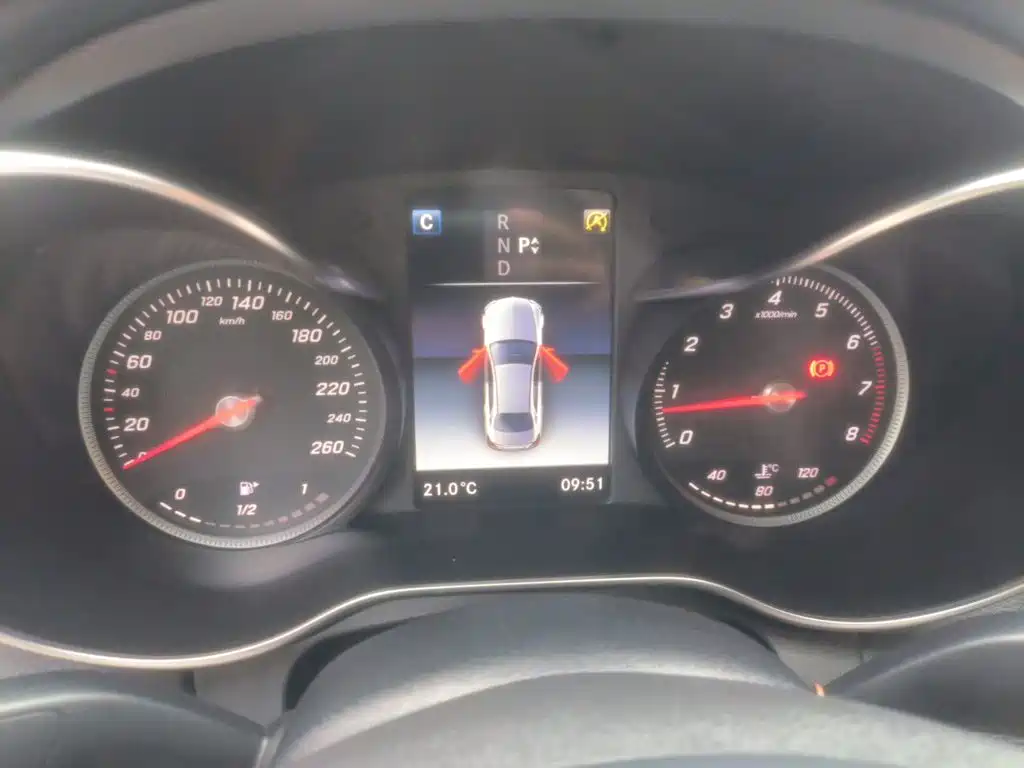Mercedes-Benz C-Class — миниатюра 7