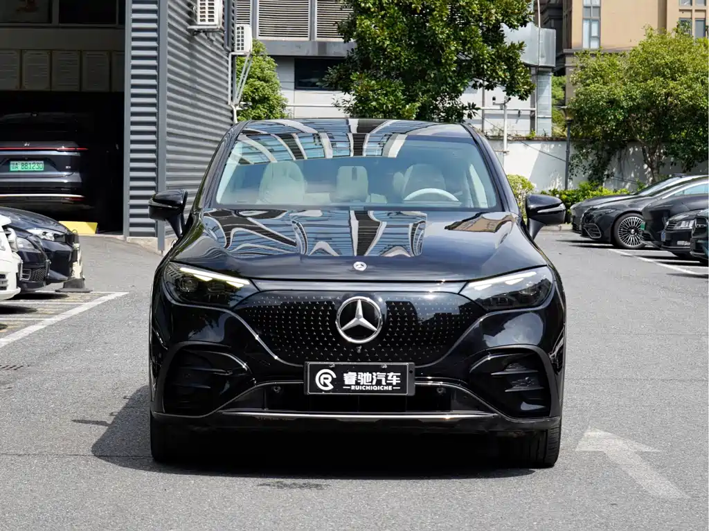 Mercedes-Benz EQE SUV — миниатюра 2