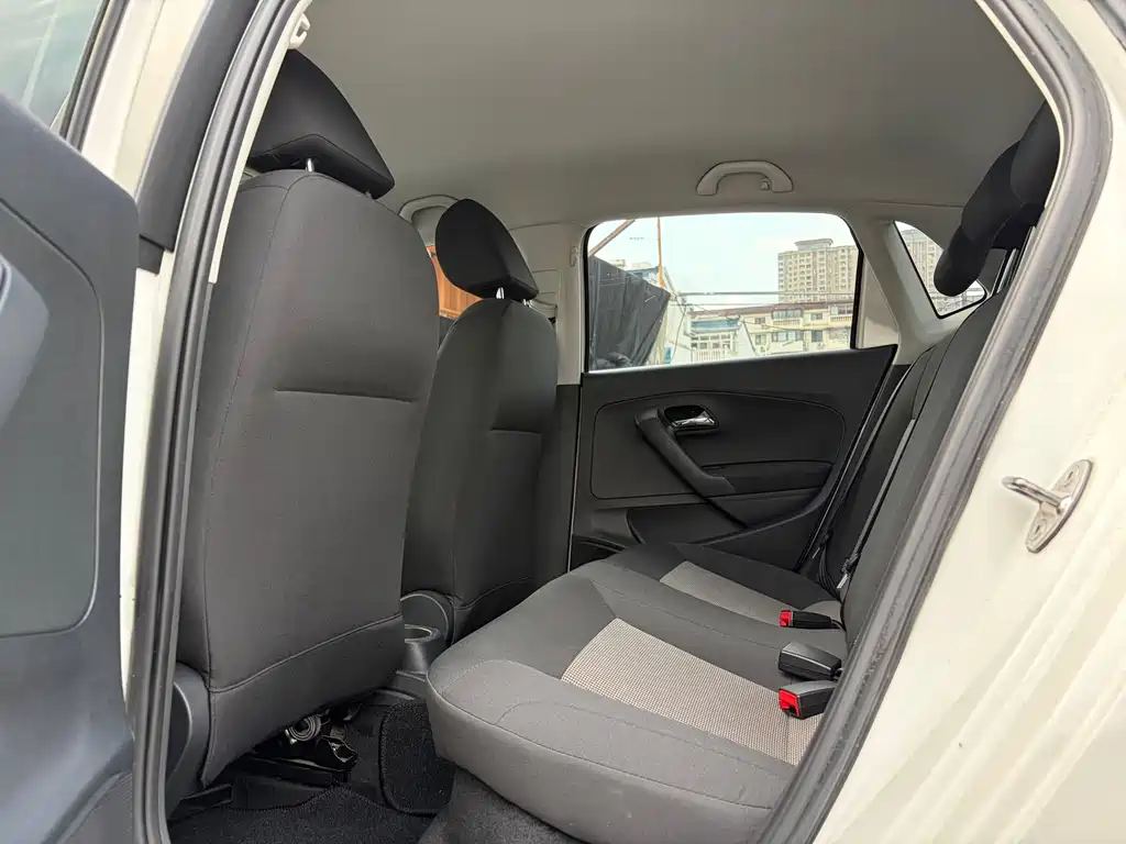 Volkswagen Polo — миниатюра 7
