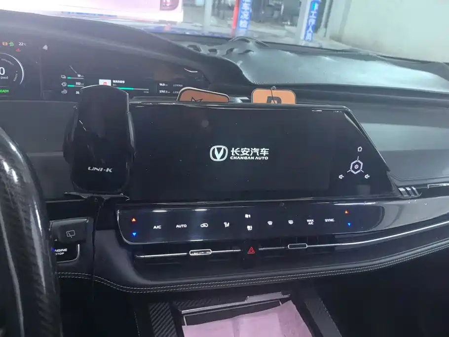 Changan UNI-K iDD — миниатюра 13